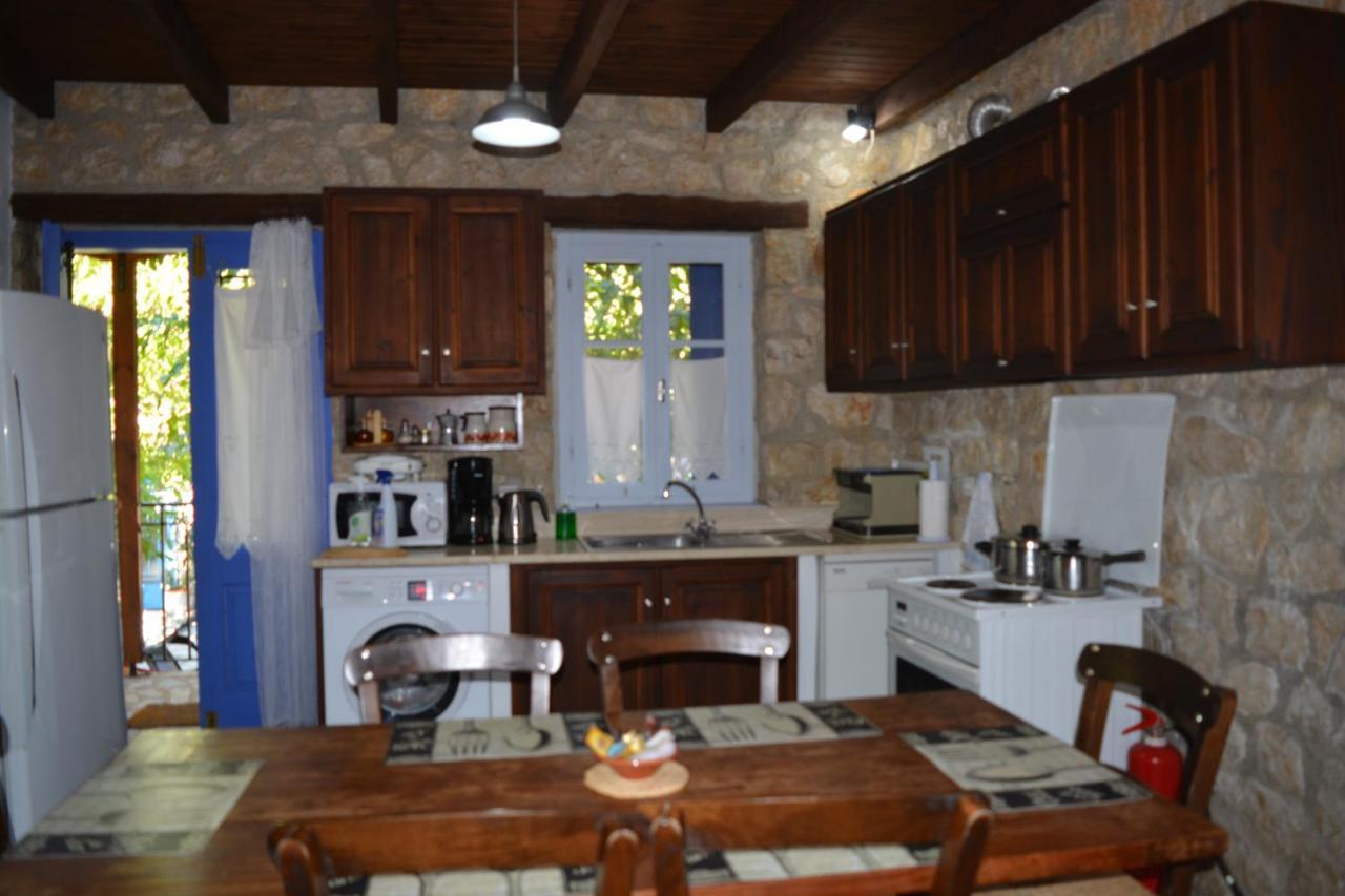 Petrinο Katochori * Katokhorion (Lefkada)