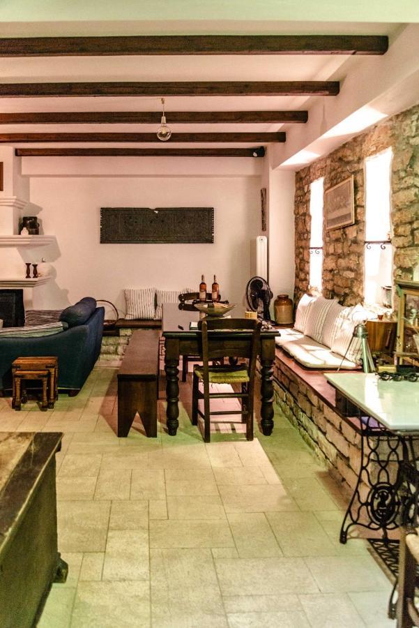 Petrinο Katochori Katokhorion (Lefkada)