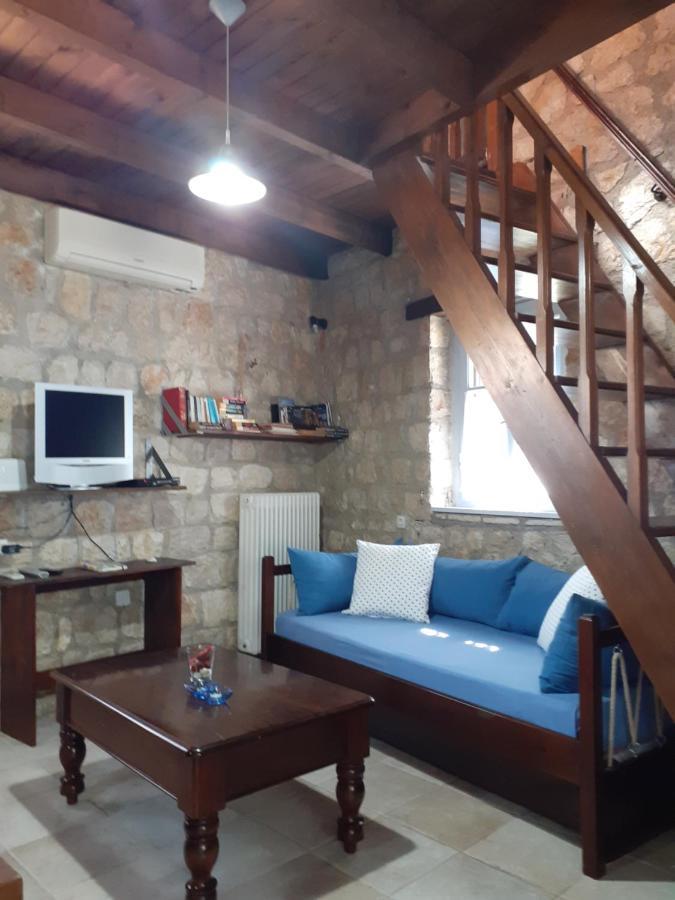 Petrinο Katochori Katokhorion (Lefkada)