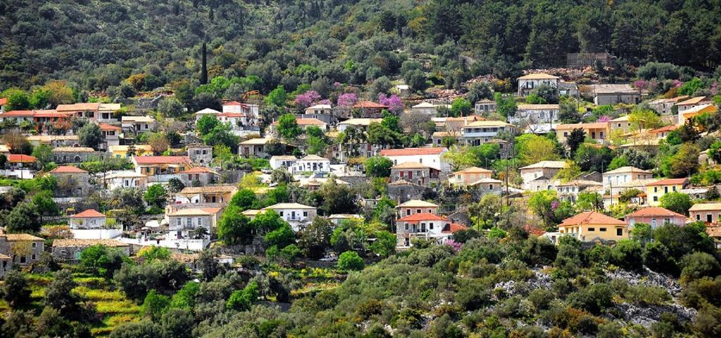 Petrinο Katochori Katokhorion (Lefkada)